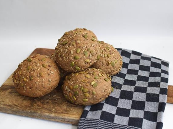 Afbakbroodjes waldkornbollen