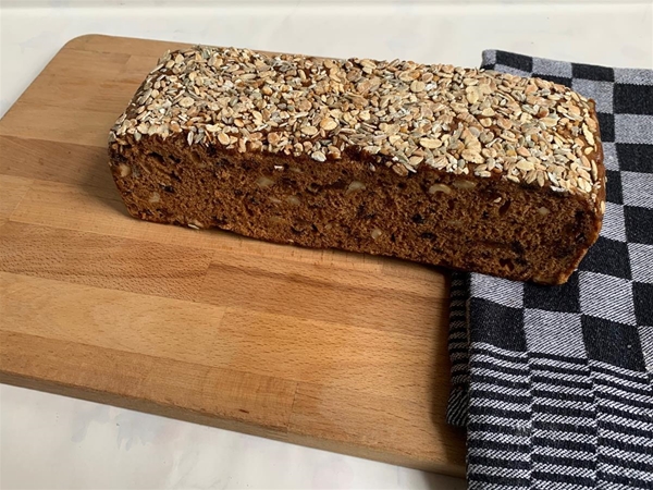 ONTBIJTKOEK MET NOTEN =14